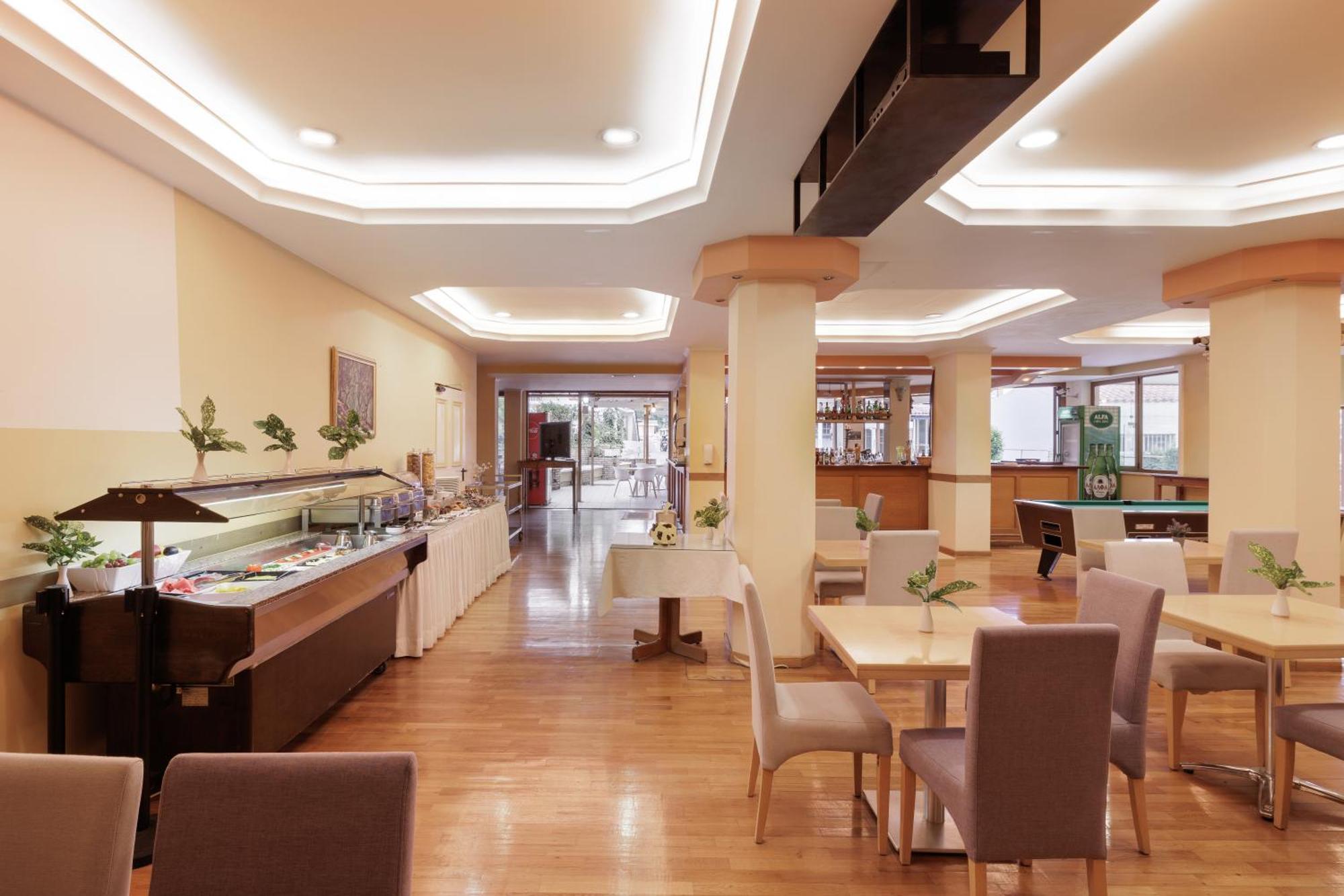 Louvre Hotel Gouviá Extérieur photo