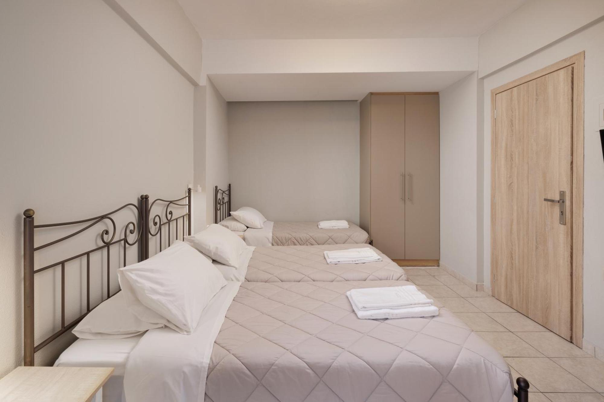 Louvre Hotel Gouviá Extérieur photo